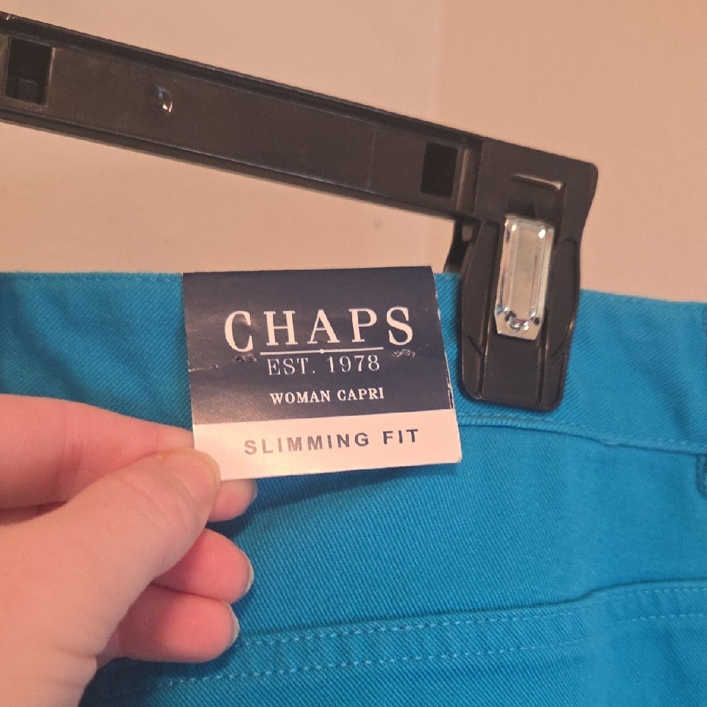 Chaps Turquoise Capris - Picture 5 of 6